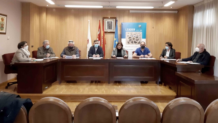 Tierras del Cid rubrica nuevos contratos de fondos Leader con ayuntamientos 