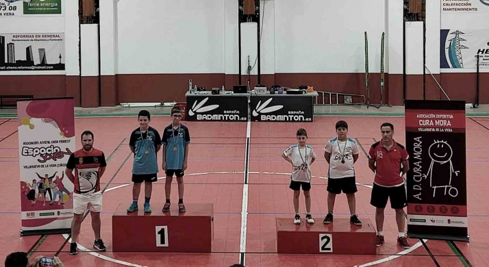 Resultados de éxito para el bádminton soriano