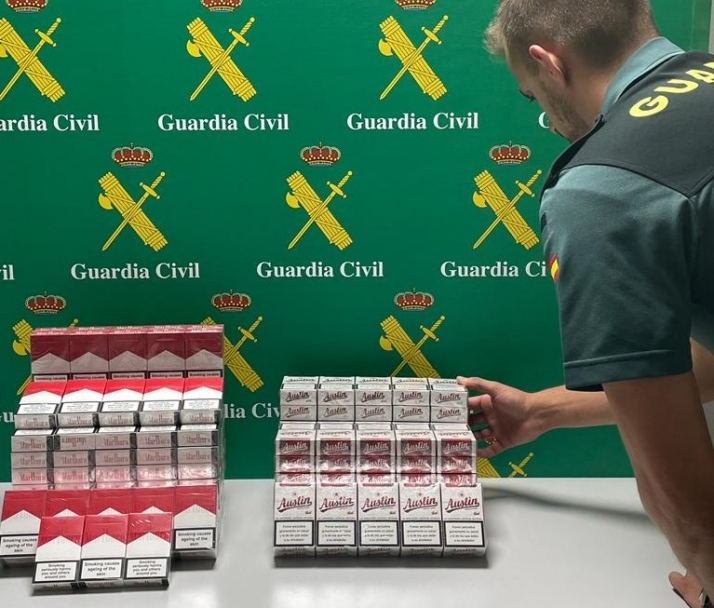 Vendía tabaco de contrabando en una verbena en Soria y le pillaron con 183 cajetillas en el coche