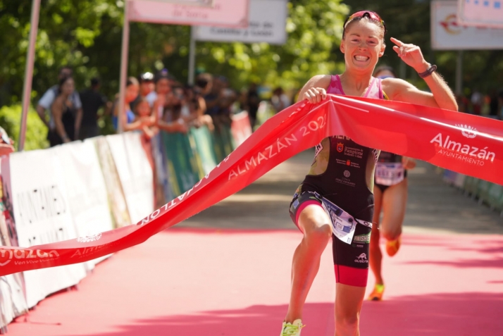Paula Herrero y Kevin Tarek Viñuela, campeones de España de Acuatlón 2022 en Almazán