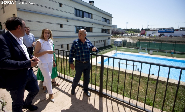 Visita de la consejera de Educación al colegio de Golmayo.