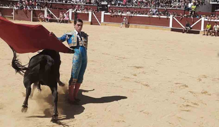 El Pacharán de las 6 premia a Jarocho como mejor novillero del Viernes de Toros