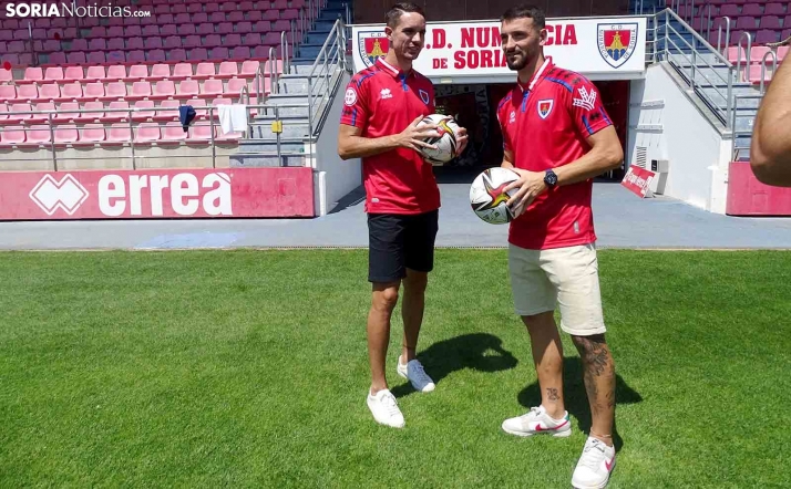 Rubén Mesa y Toni Arranz ya visten la elástica rojilla