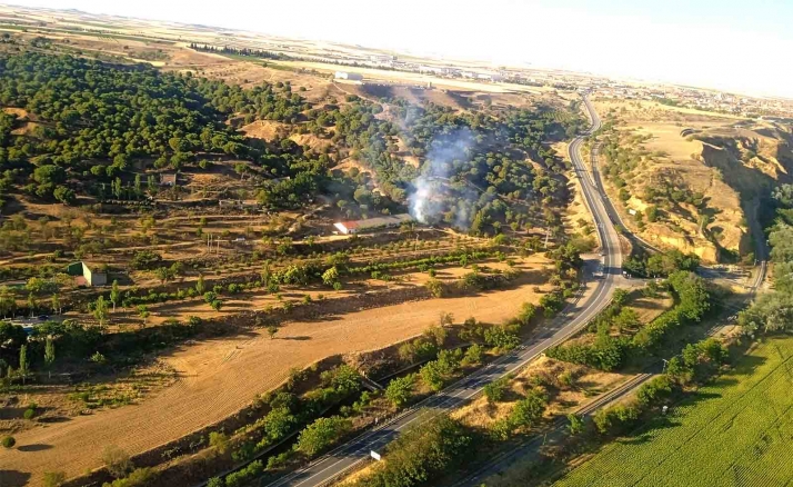 Seis fuegos simultáneos se produjeron ayer tarde-noche en Zamora, algunos muy próximos a vías de comunicación