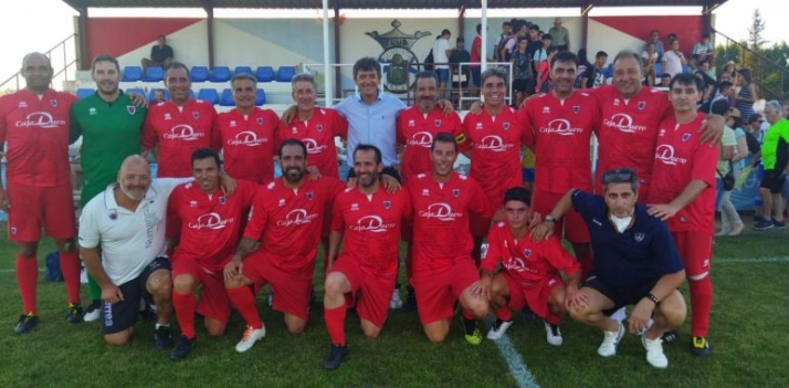 Los veteranos del Numancia homenajean a Pacheta en Salas de los Infantes