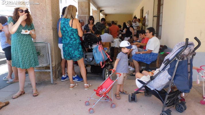 En imágenes: Las Casas despide sus fiestas con un vermú vecinal