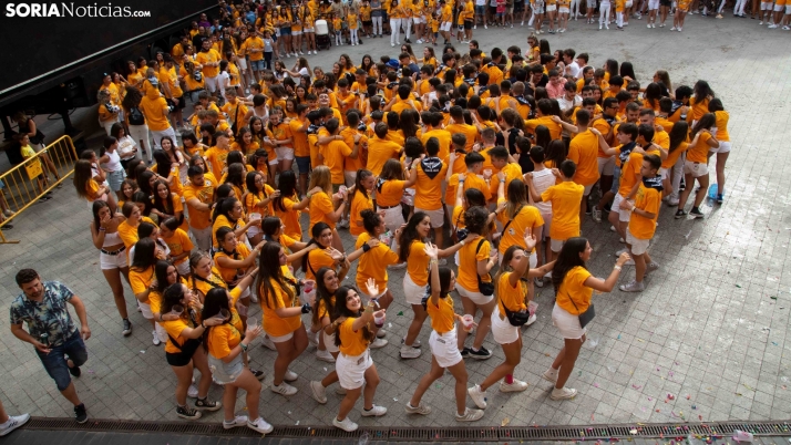 En imágenes: El Bulinga sale de paseo en el Pregón más esperado de las Fiestas de la Juventud de Ólvega