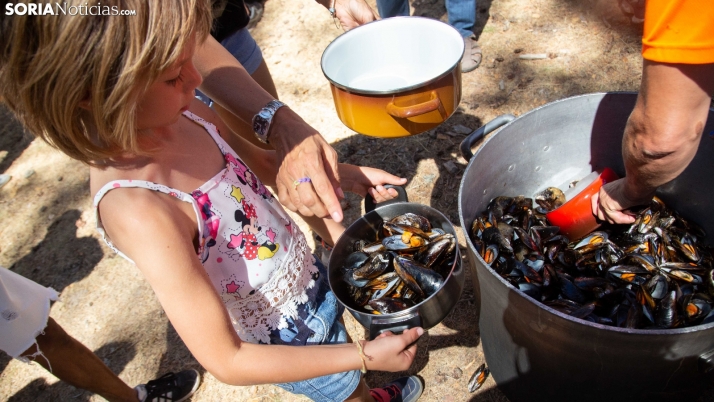 En imágenes: 700 kilos de mejillones degustados en las Fiestas más singulares de Cabrejas