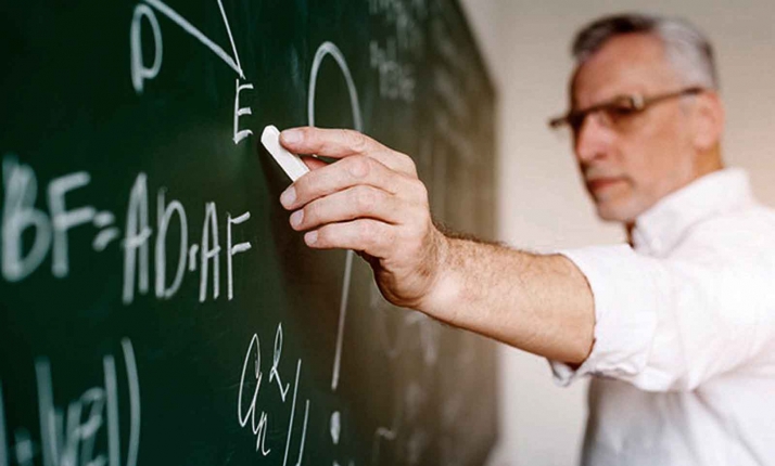 Castilla y León, la que más invierte en formación del profesorado al destinar más de mil euros por docente al año