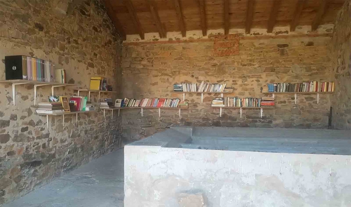Sarnago emplea su recuperado lavadero para biblioteca