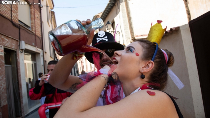 En imágenes: Los grandes villanos del cine llenan de color Almazán en el regreso de las Fiestas de la Juventud