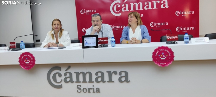 Un bar de Almazán y una panadería en Arcos de Jalón reparten el Aquí hay premio de julio