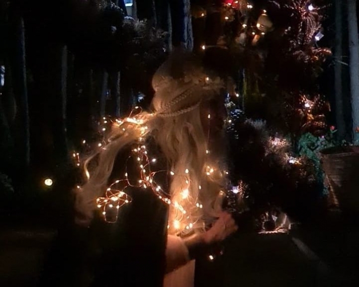 En video: Un viaje por el mundo de las hadas a la luz de la luna
