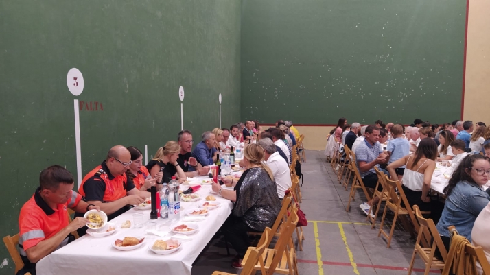 Unión en la cena popular de las fiestas de Golmayo