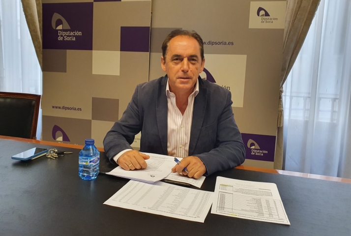 Serrano, cansado de que obras de la Diputación queden sin ejecutar, anuncia que cogerá el toro por los cuernos