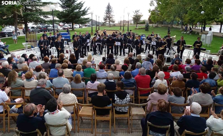 GALERÍA | La Banda despide el verano en Los Pajaritos