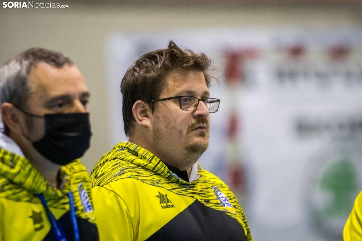 Lluelles apuesta por el sistema defensivo para derrotar al coco Gijón