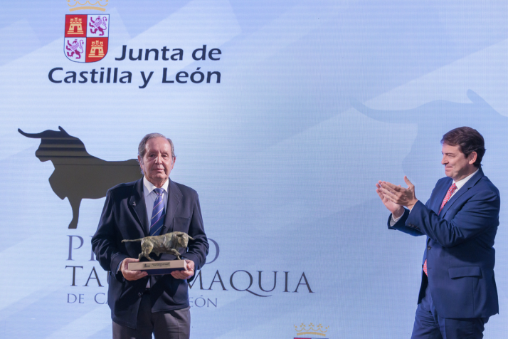  Mañueco defiende el mundo de los toros y compromete su protección