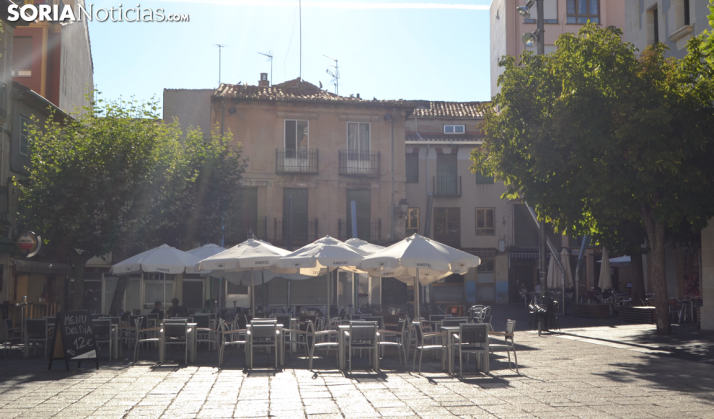 Una pelea en el Tubo acaba con un detenido por atentar contra un agente