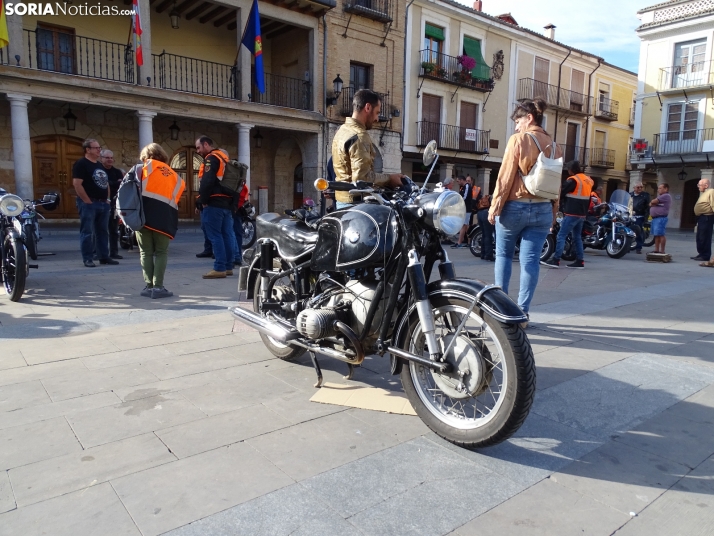 GALERÍA | Motos legendarias inundan El Burgo