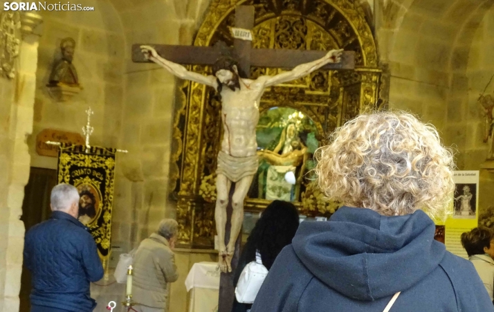 Afluencia y devoción con el Cristo del Humilladero