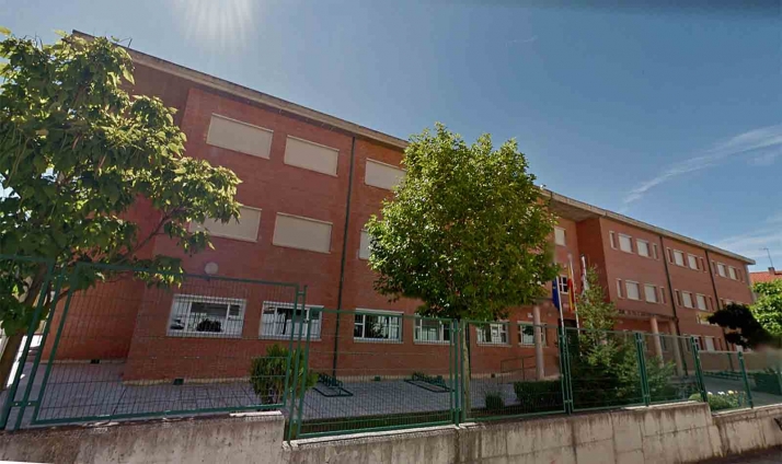 El Burgo abre el plazo para premiar la excelencia académica de sus estudiantes