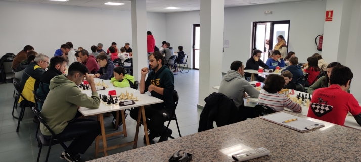 Deporte en familia, con el V Torneo de Ajedrez Almenar de Soria
