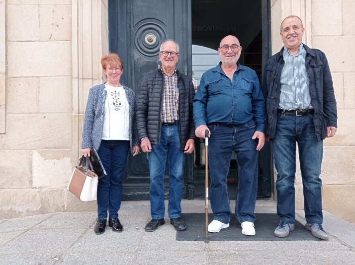 Cuatro pueblos sorianos recogen 1.000 firmas para asfaltar los caminos les unen