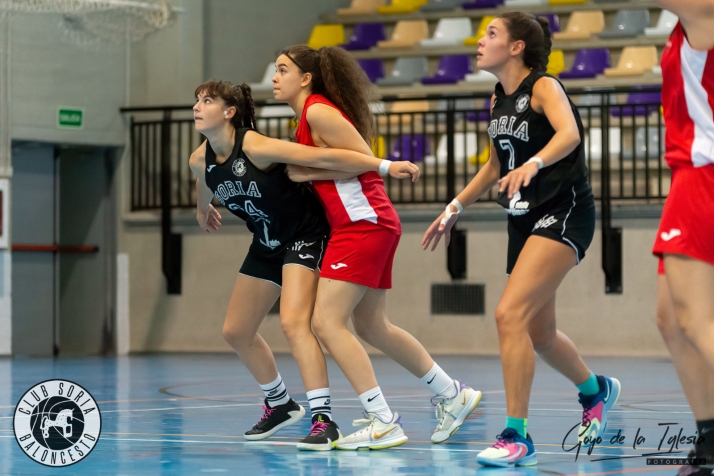 Las faltas condenan al CSB femenino frente al Venta de Baños (63-46)
