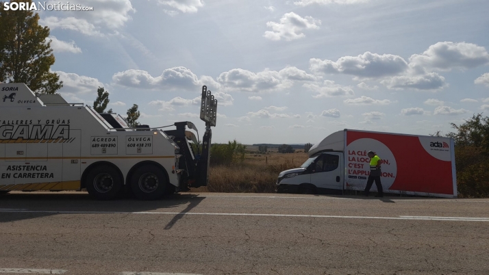 Retiran un vehículo accidentado en la N-234