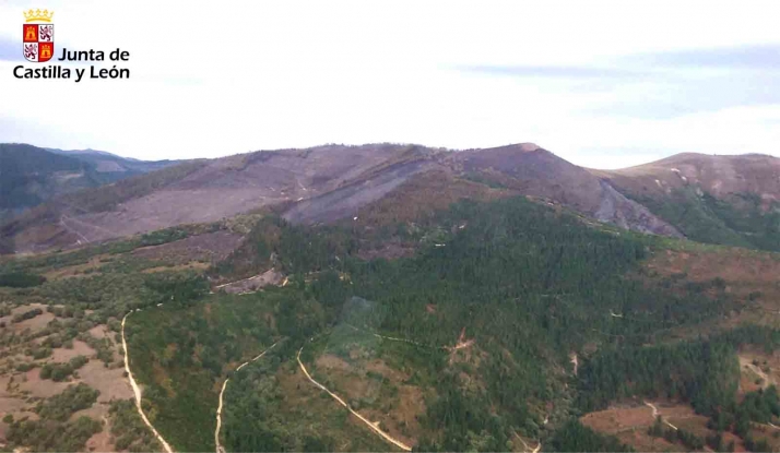 El incendio forestal de Valle de Mena, en Burgos, baja a Nivel 1 y continúa activo, pero sin llama