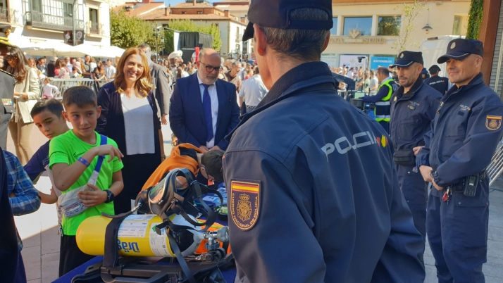 Soria homenajea a la Policía Local con una exposición en Mariano Granados