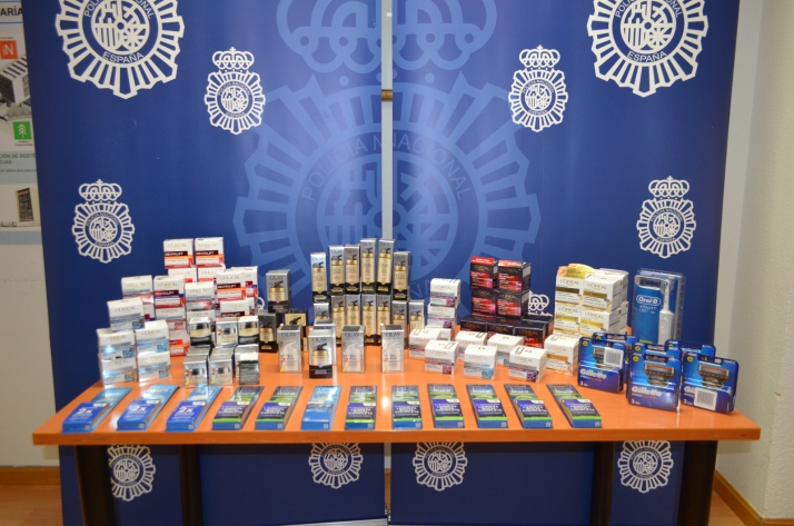 Se va sin pagar del supermercado con una cesta con 1.600€ en cremas