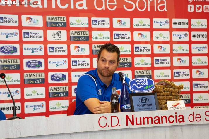 Martínez apuesta por generar ocasiones y por jugar con los nervios del Baleares para ganar