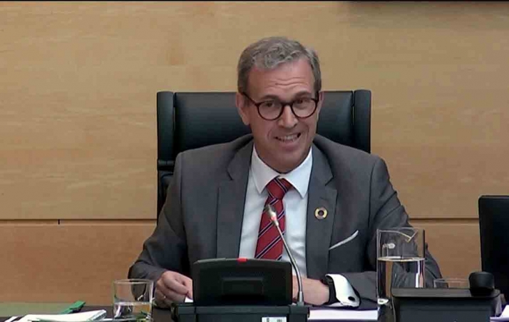 El presupuesto de la Consejería de Industria, Comercio y Empleo impulsa la formación y la inserción laboral y elimina gastos superfluos