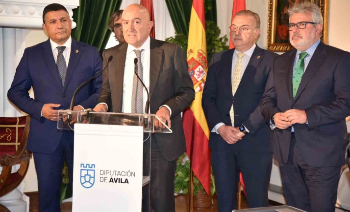 La Junta y la Diputación de Ávila firman el convenio del Fondo de Cohesión Territorial