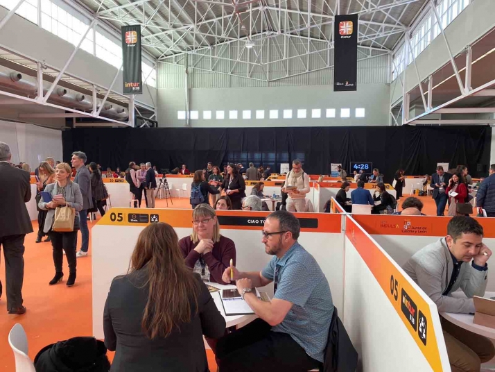 La Junta participa en INTUR Negocios para impulsar la comercialización turística del sector 