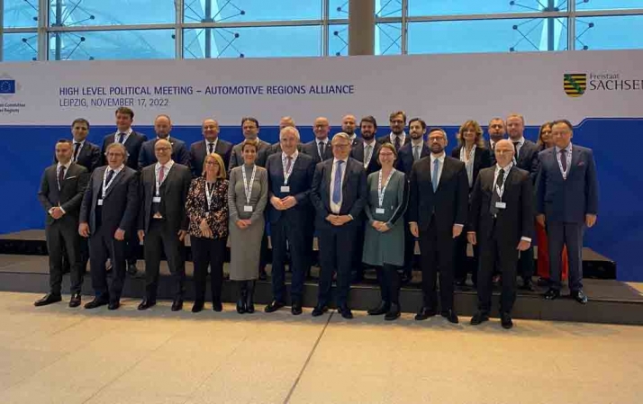 La Junta se compromete a una transición justa y equitativa para las regiones con industria de automoción