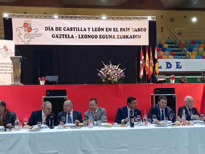 La Junta reforzará el apoyo de las casas regionales con más recursos