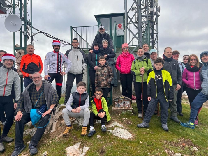 El belén ya está colocado en el Pico de San Cristobal de San Leonardo