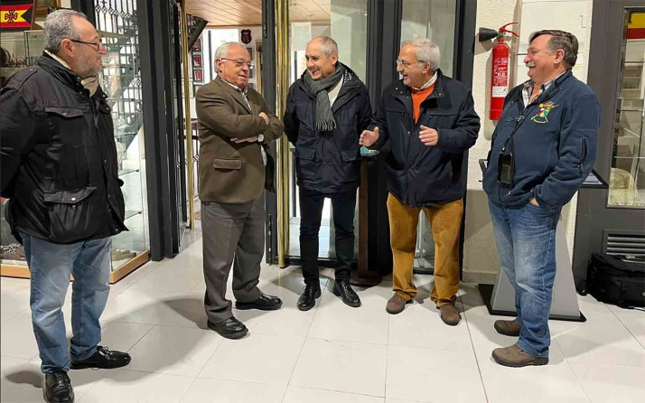 Santonja ve factible la colaboración con la agrupación Retógenes de Navaleno