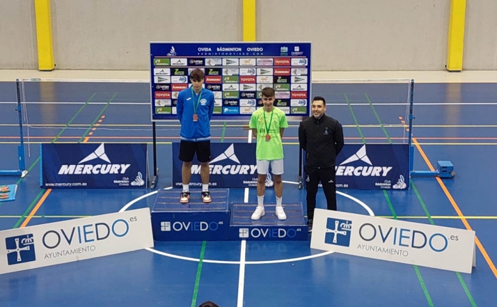 El joven volantista soriano Javier Barrios se trae dos oros de Oviedo