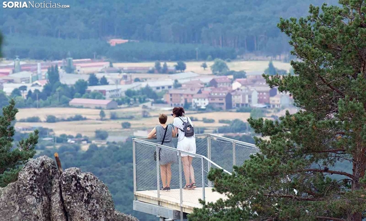 Castilla y León, una de las cuatro regiones con mayor número de viajeros y pernoctaciones de España