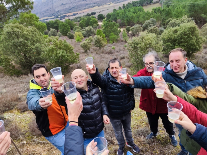 Carbonera coloca su belén en el Alto del Santo