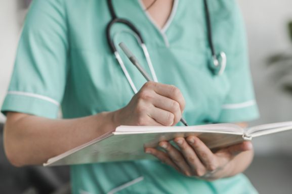 SATSE crítica la falta de reconocimiento a las enfermeras durante las noches navideñas