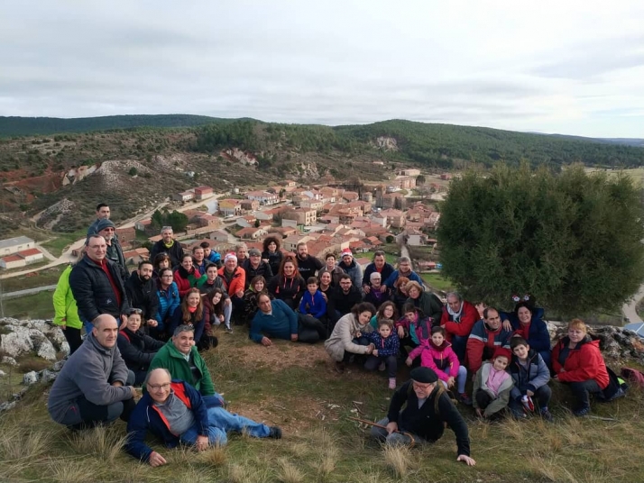 Subida del belén al castillo de Espeja.