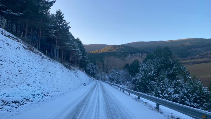 El operativo de vialidad invernal de la Diputación ha preparado más de 100 toneladas de sal para esta campaña