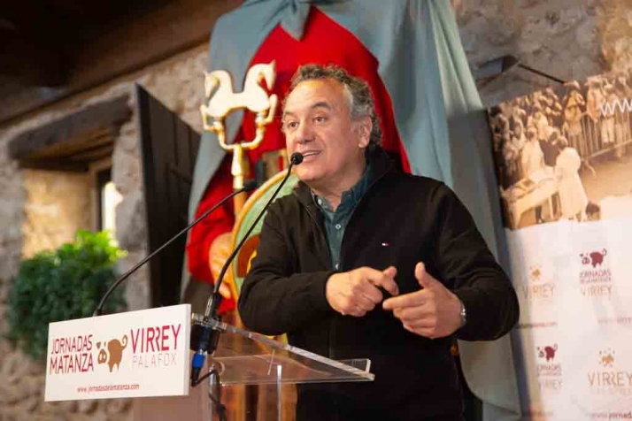 Roberto Brasero, en El Burgo: El tiempo bueno es el que hace cuando toca