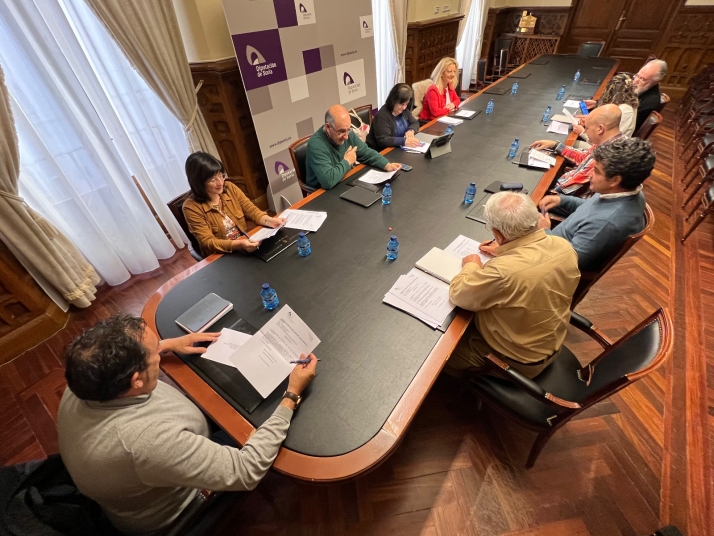 La Comisión de Agricultura de la Diputación estudia el nuevo contrato de cloración de agua