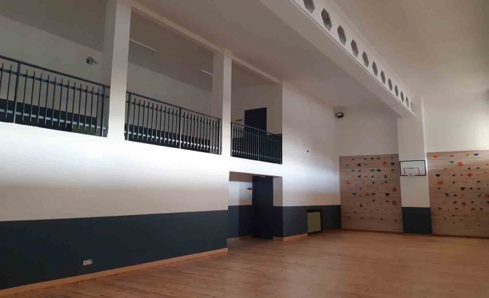 Lavado de cara para el gimnasio del CEIP de Covaleda